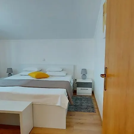Marijana Apartment Rab Town