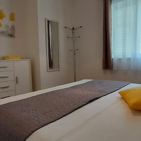 Marijana Apartment Rab Town